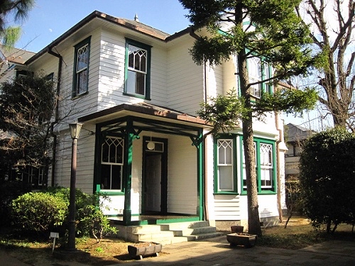 東京都豊島区雑司が谷にある宣教師館の外観